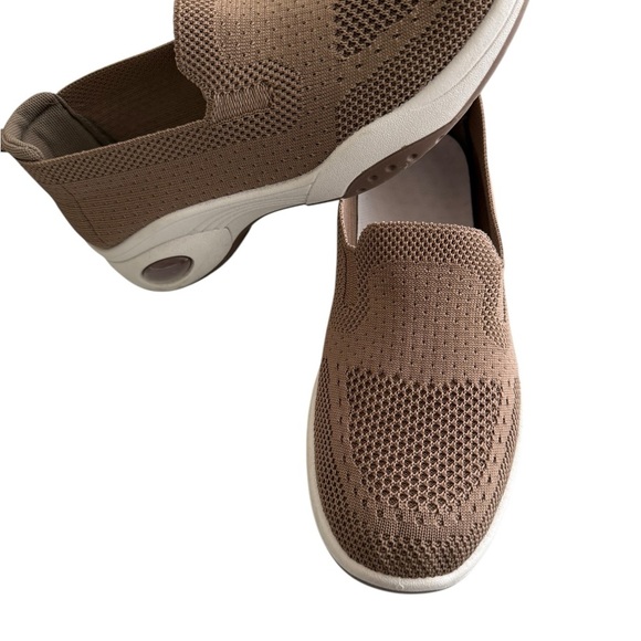 New Light Brown Women’s Comfortable Mesh Slip On Walking Shoe 9 - Picture 2 of 6